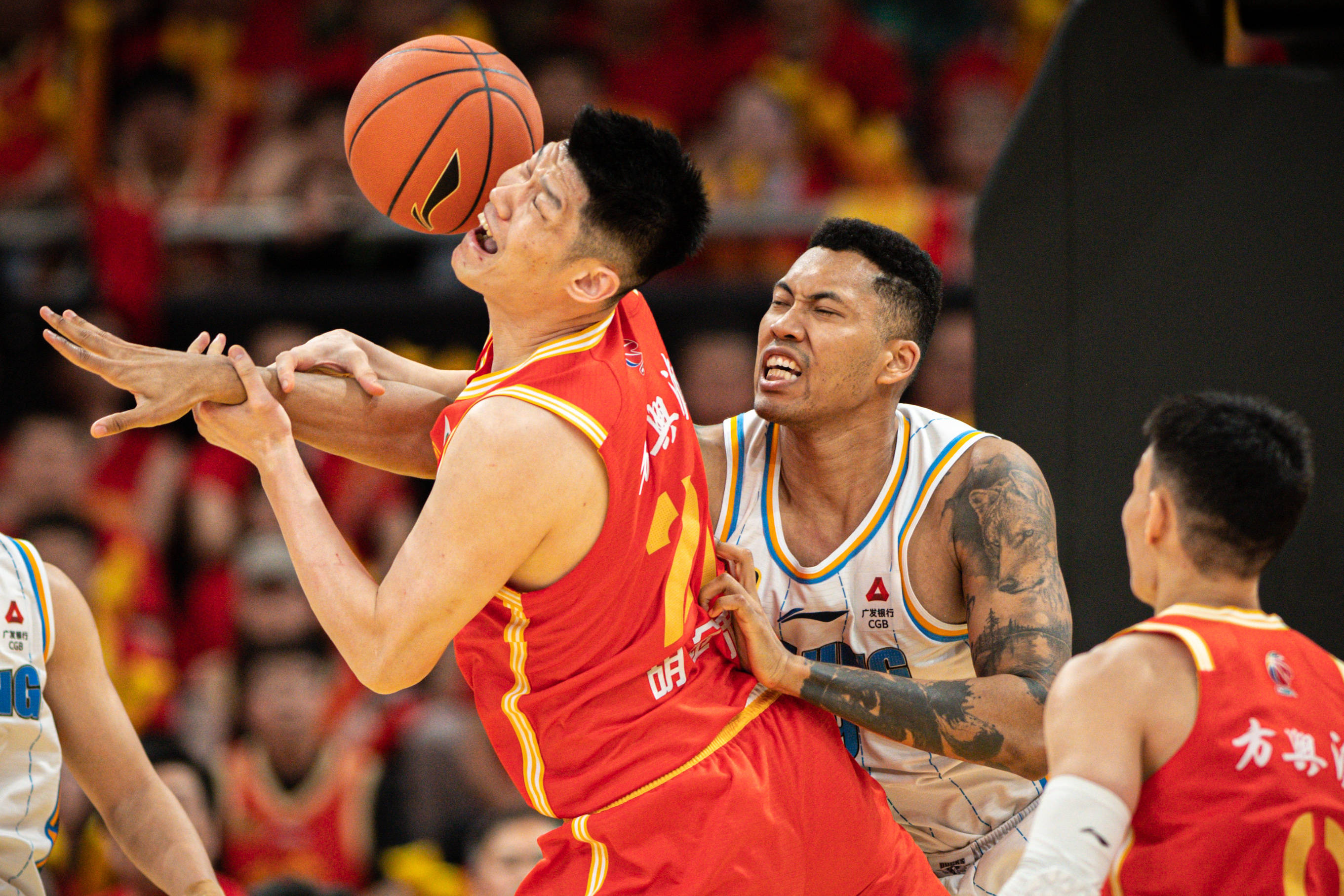 火箭逆转湖人，周琦带队取胜